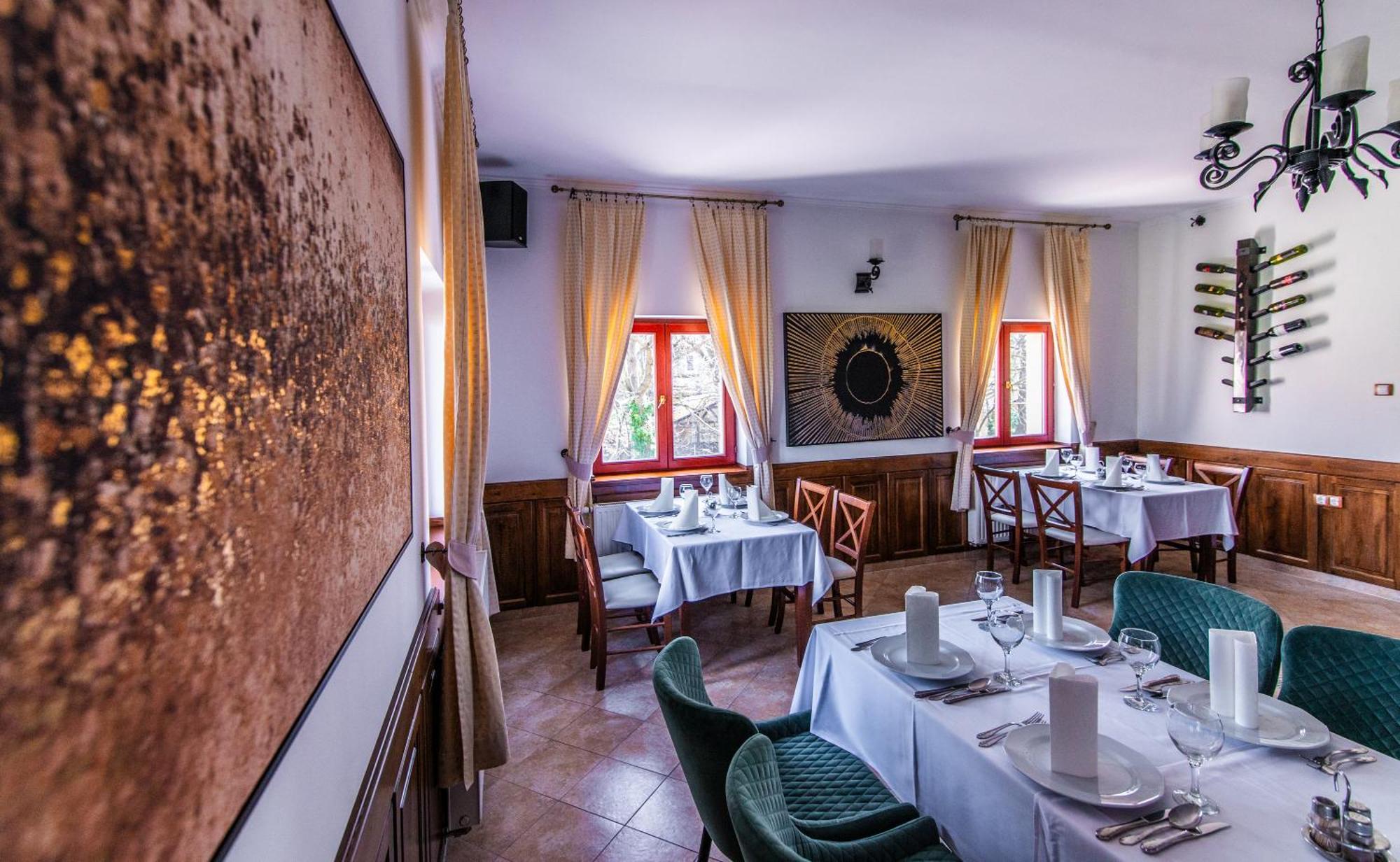 Borhotel Sziluett Farkasmaly Gyöngyös Buitenkant foto