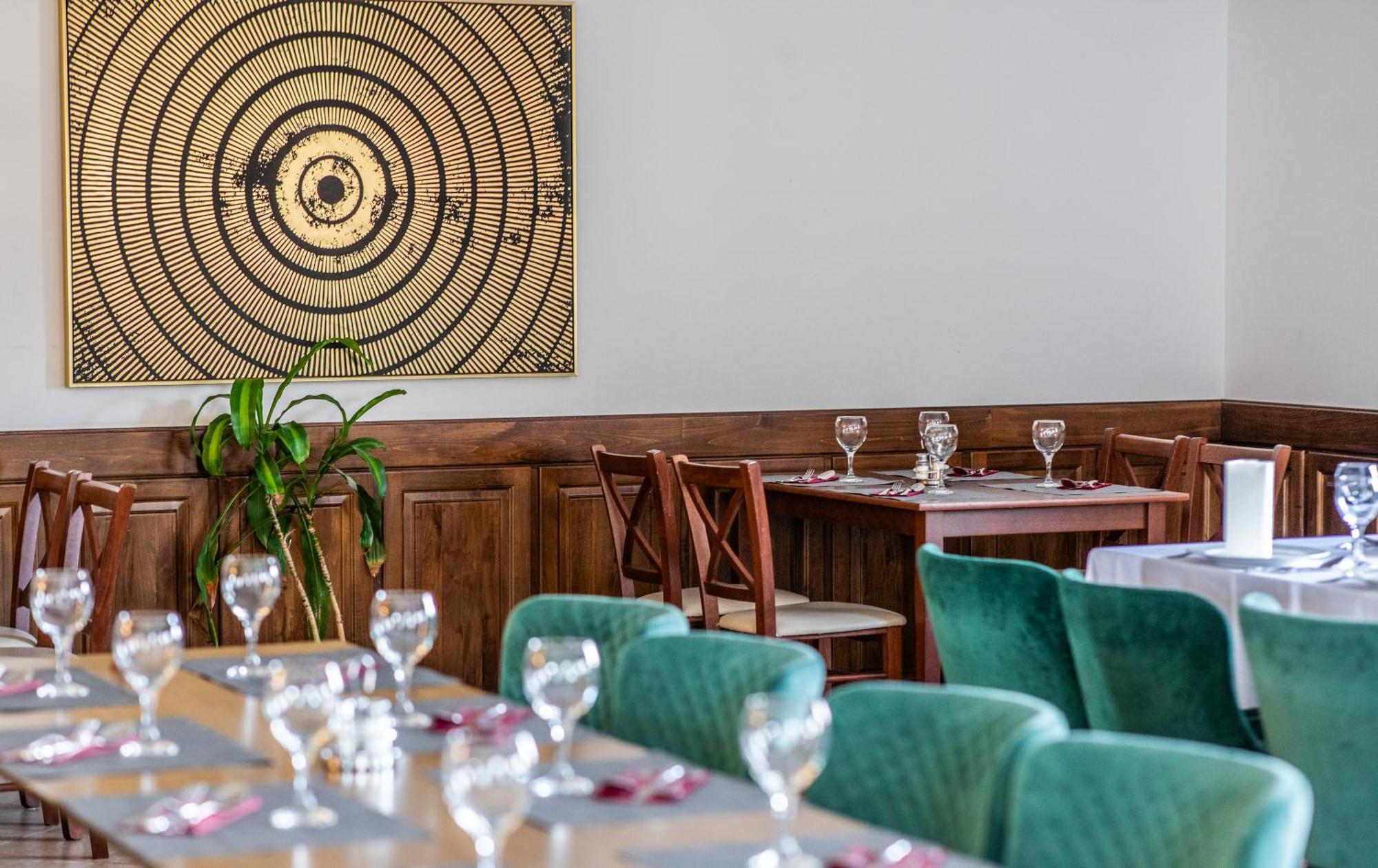 Borhotel Sziluett Farkasmaly Gyöngyös Buitenkant foto