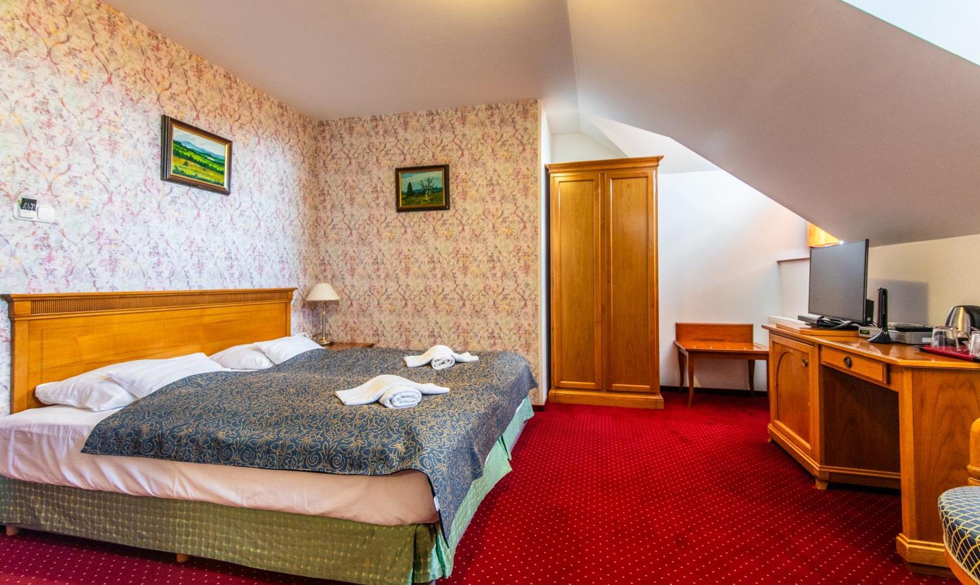 Borhotel Sziluett Farkasmaly Gyöngyös Buitenkant foto