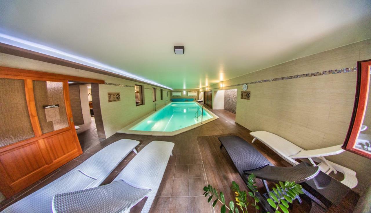 Borhotel Sziluett Farkasmaly Gyöngyös Buitenkant foto
