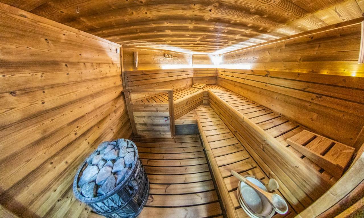 Borhotel Sziluett Farkasmaly Gyöngyös Buitenkant foto